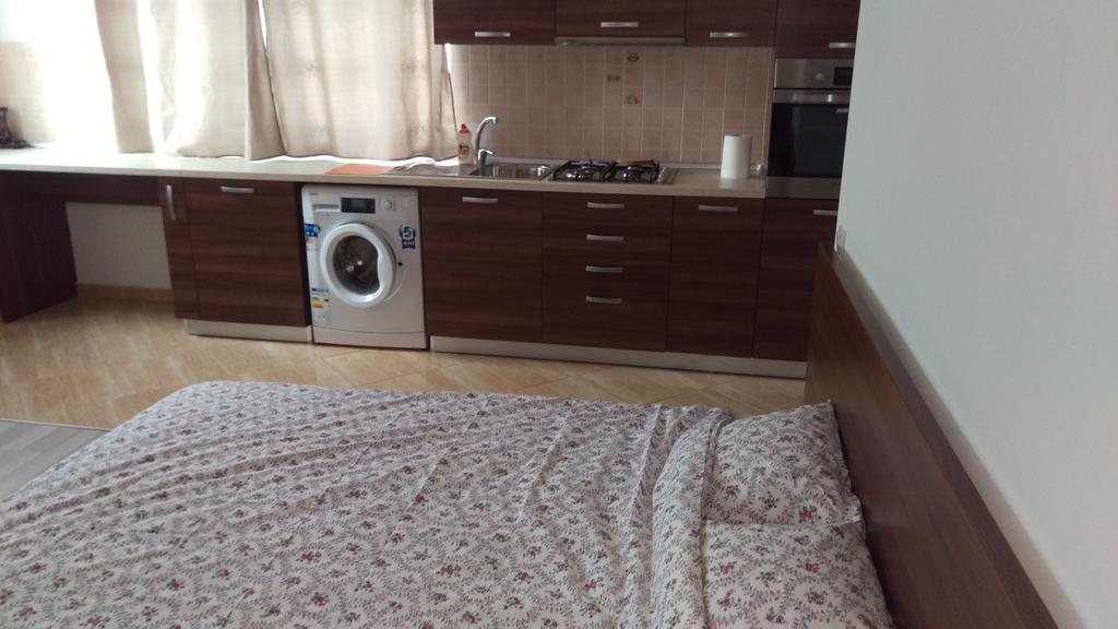 Garsoniere Dinu Apartman Bukarest Kültér fotó