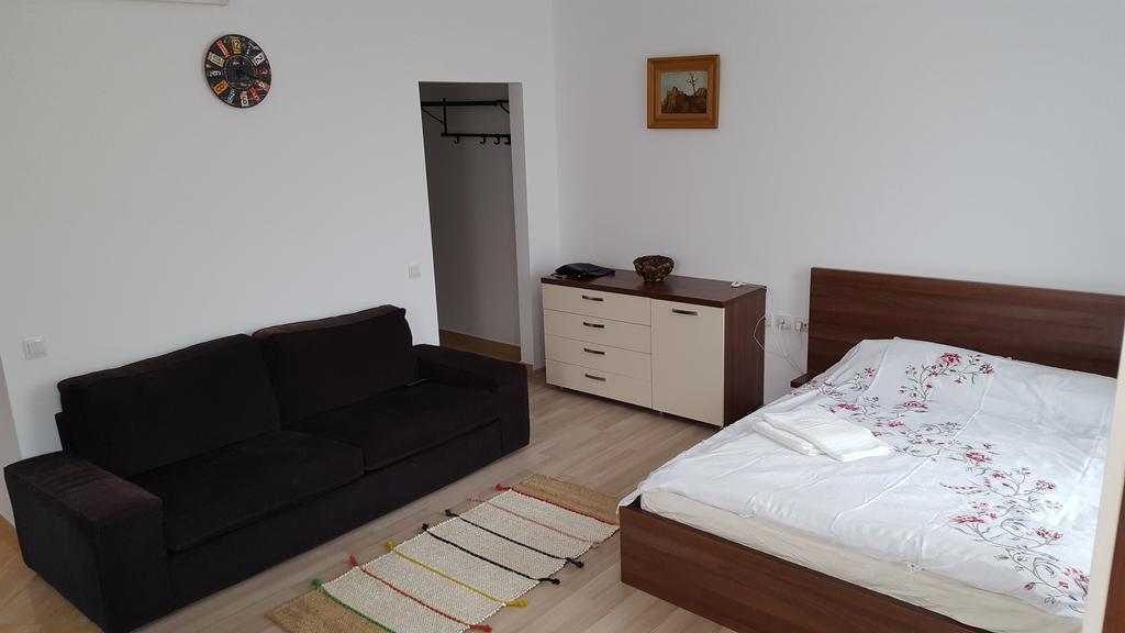 Garsoniere Dinu Apartman Bukarest Kültér fotó