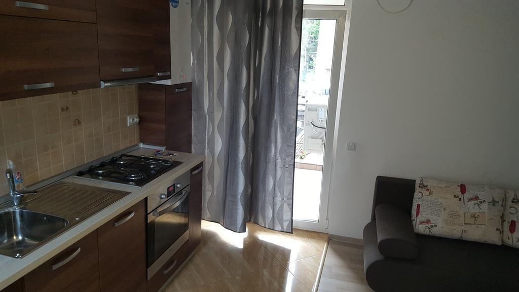 Garsoniere Dinu Apartman Bukarest Kültér fotó