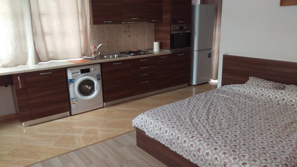 Garsoniere Dinu Apartman Bukarest Kültér fotó